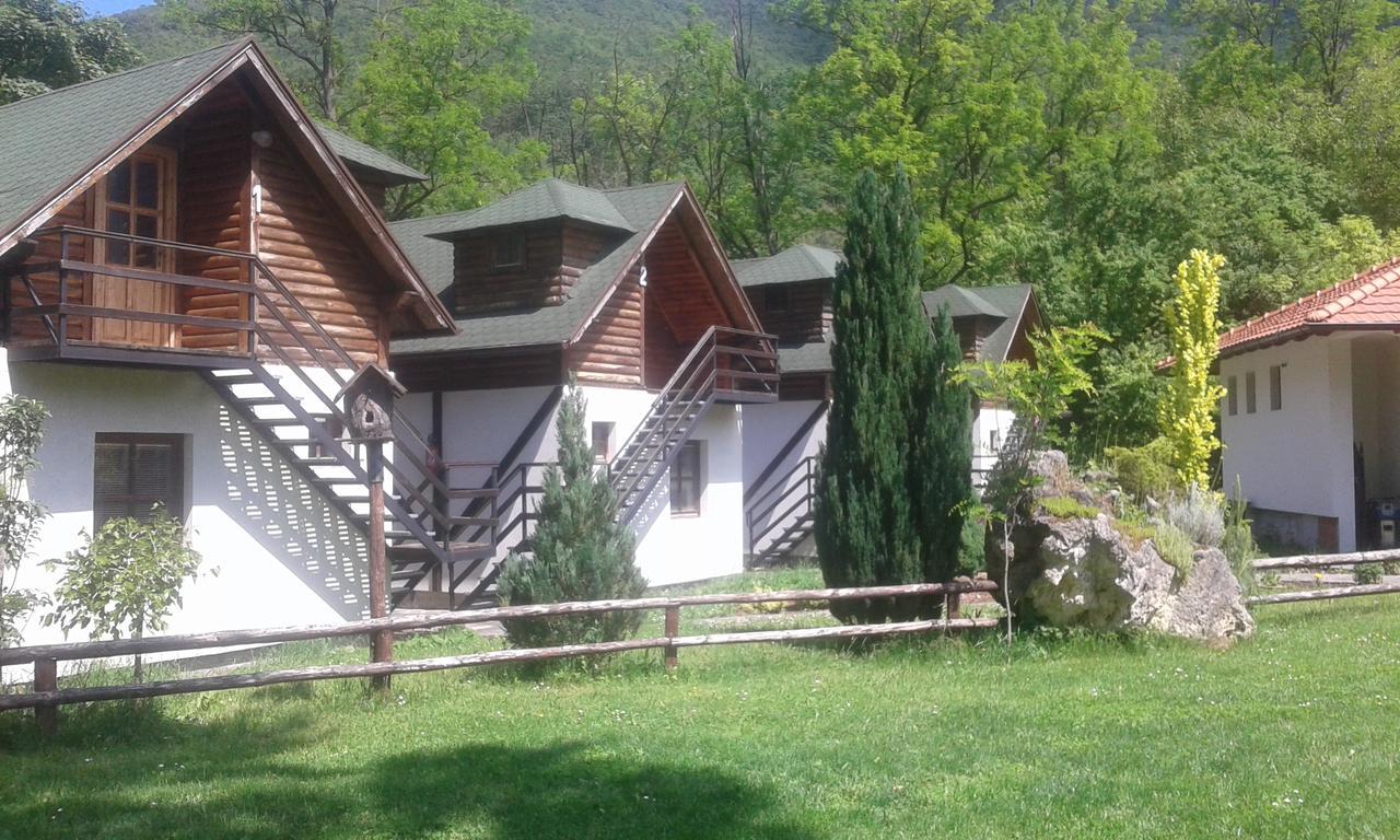 Vodopad Lisine Bed and Breakfast Strmosten Exteriör bild