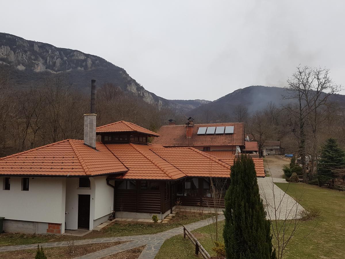 Vodopad Lisine Bed and Breakfast Strmosten Exteriör bild