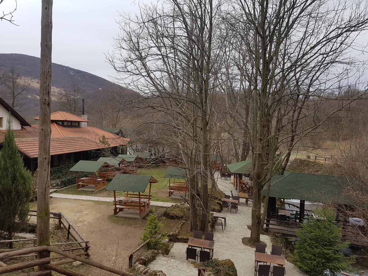 Vodopad Lisine Bed and Breakfast Strmosten Exteriör bild