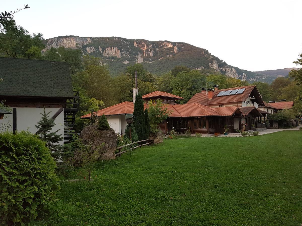 Vodopad Lisine Bed and Breakfast Strmosten Exteriör bild