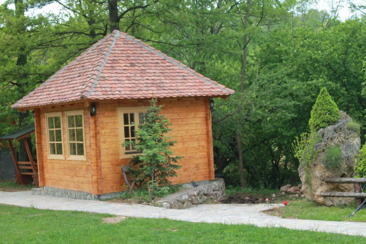 Vodopad Lisine Bed and Breakfast Strmosten Exteriör bild