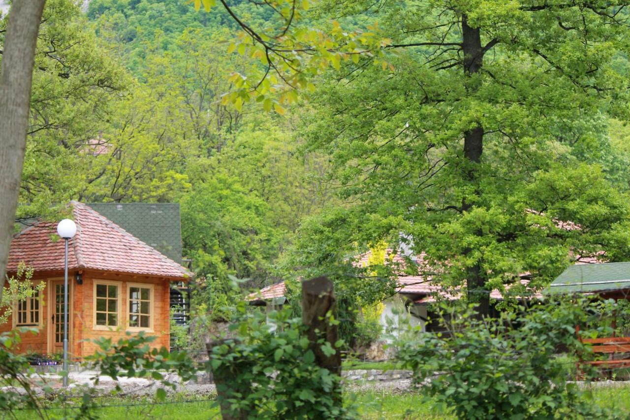 Vodopad Lisine Bed and Breakfast Strmosten Exteriör bild
